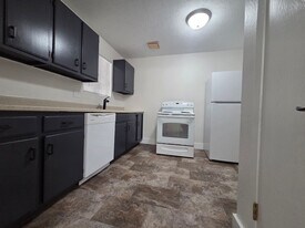 2438 S 10th St in Lincoln, NE - Building Photo