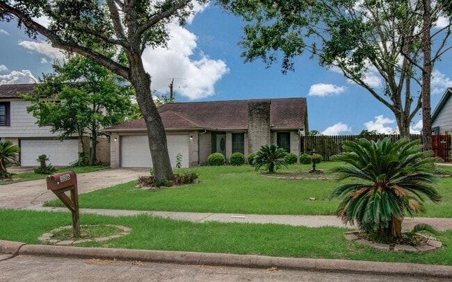 326 Fair Oak Dr in Stafford, TX - Building Photo - Building Photo