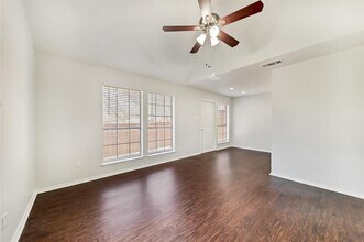 117 Peachtree Ct-Unit -C in Kennedale, TX - Building Photo - Building Photo