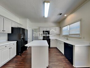 102 Bay Hill Dr in Simpsonville, SC - Building Photo - Building Photo
