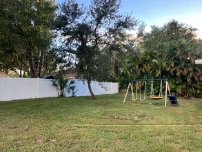 4185 Simkins Ave in North Port, FL - Foto de edificio - Building Photo