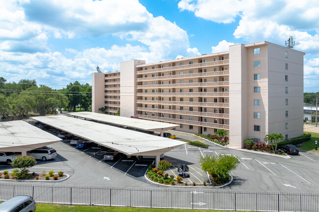 Lakeridge Condominium in Winter Haven, FL - Building Photo - Building Photo