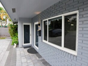5942 NE 17th Rd in Fort Lauderdale, FL - Building Photo - Building Photo