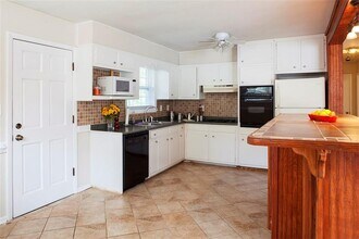 1620 Flat Shoals Rd SE in Atlanta, GA - Building Photo - Building Photo