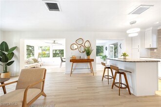 10 Kings Rd in Naples, FL - Building Photo - Building Photo