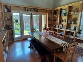 2818 Trigo Way in Sacramento, CA - Building Photo - Building Photo