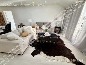 29230 Bay Hollow Dr in Zephyrhills, FL - Foto de edificio - Building Photo