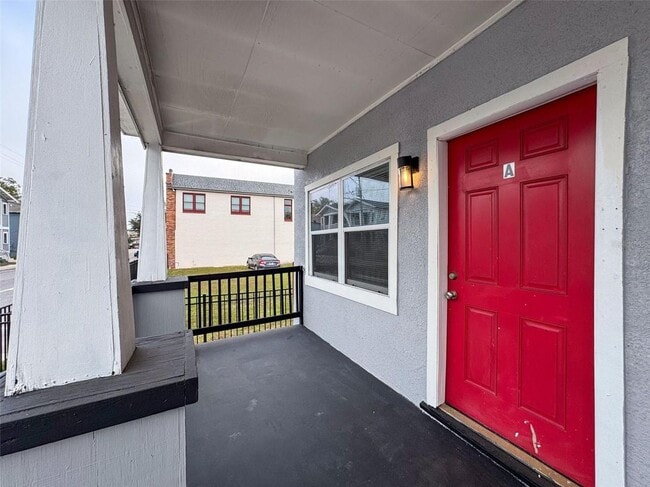 property at 1716 E Columbus Dr