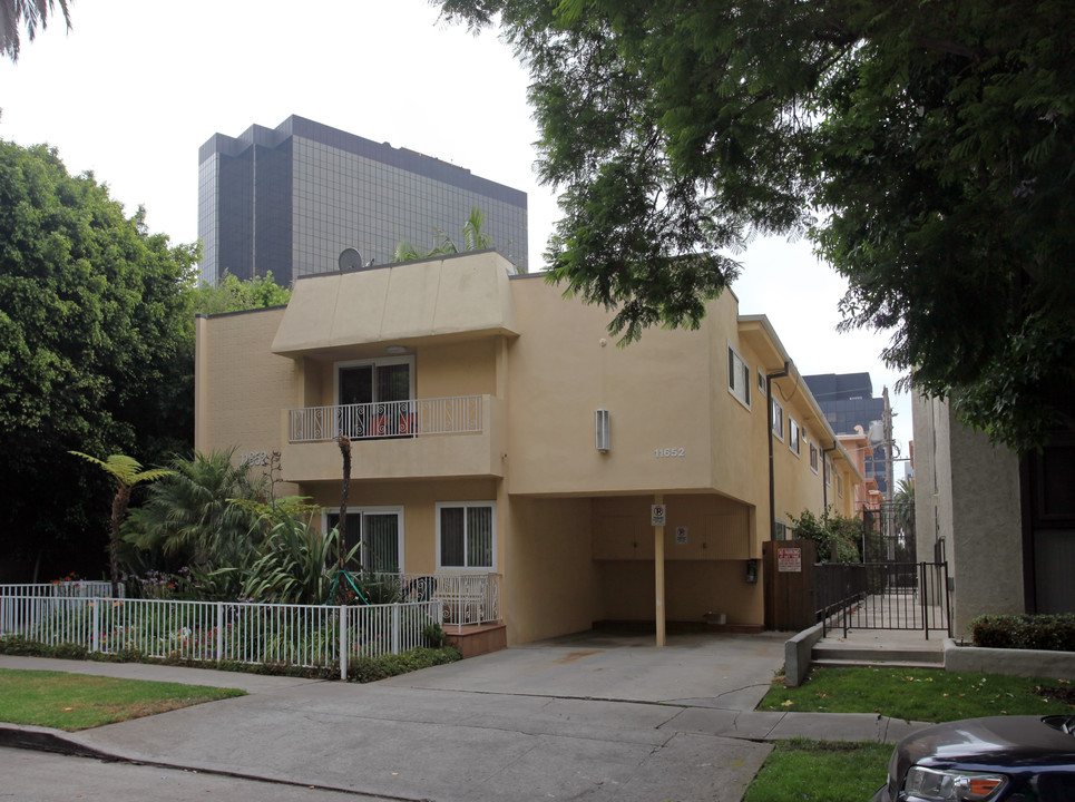 11652 Kiowa Ave in Los Angeles, CA - Building Photo