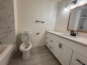 2910 Portsmouth Dr in Mesquite, TX - Building Photo - Building Photo