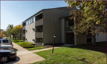 PONDEROSA VILLAGE in Columbus, OH - Building Photo - Building Photo