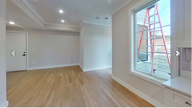 104 Warren St, Unit 4 in Boston, MA - Building Photo - Building Photo