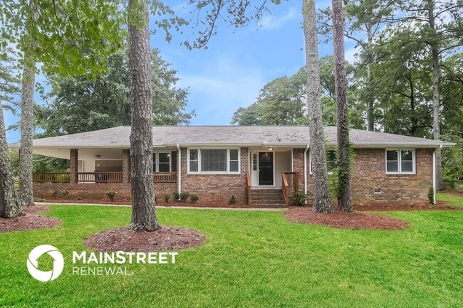property at 1326 Maple St SE