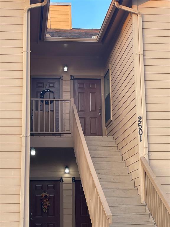 2501 W Slaughter Ln in Austin, TX - Building Photo - Building Photo