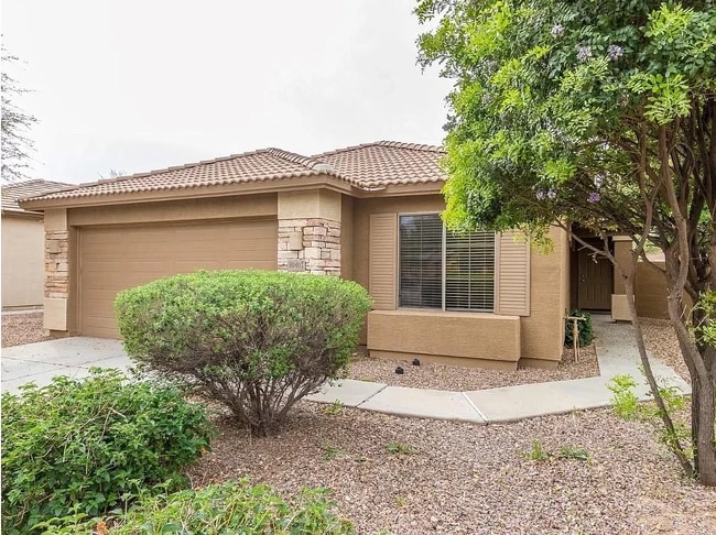 4040 S Summer Ct in Gilbert, AZ - Foto de edificio - Building Photo