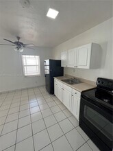 158 W 6th St in Hialeah, FL - Building Photo - Building Photo