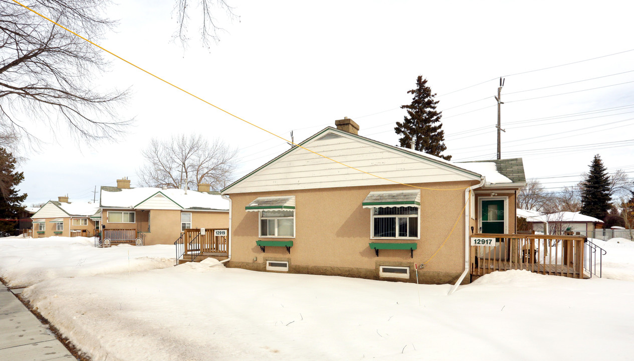 Lauderdale Homes in Edmonton, AB - Building Photo