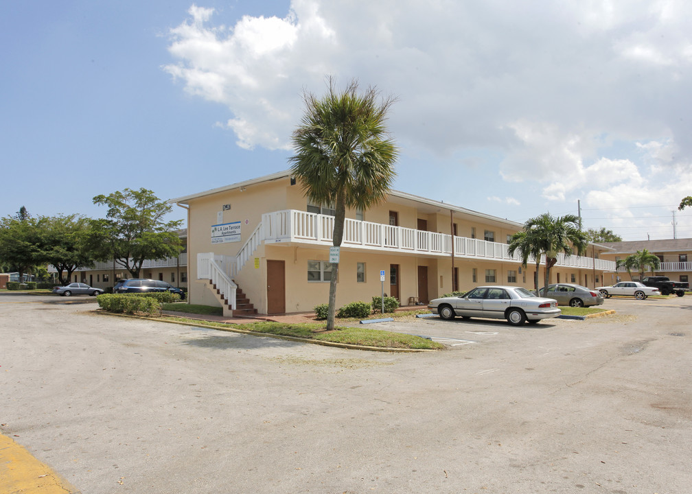 L.A. Lee Terrace Apartments in Fort Lauderdale, FL - Building Photo