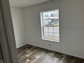 1045 Conrad Dr in Kalispell, MT - Building Photo