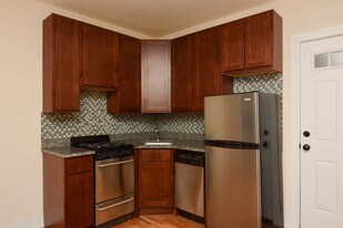 2850 N Orchard St, Unit J03P in Chicago, IL - Building Photo