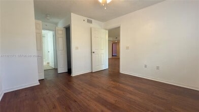 4177 N Haverhill Rd in West Palm Beach, FL - Building Photo - Building Photo