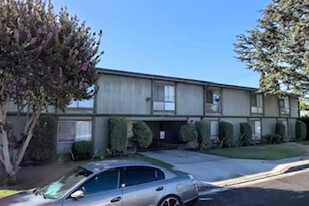 Cedar Crest Apartments in El Monte, CA - Building Photo