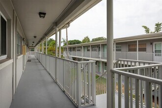 5912 5th Ave N in St. Petersburg, FL - Building Photo - Building Photo