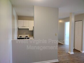 104 N 8th St in Princeton, WV - Foto de edificio - Building Photo