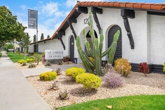 The Lincoln on Grand in Anaheim, CA - Foto de edificio - Building Photo