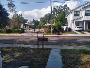 905 E Osborne Ave in Tampa, FL - Building Photo - Building Photo