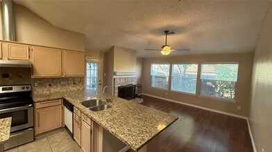 519 Cross Cut Dr in Arlington, TX - Building Photo - Building Photo