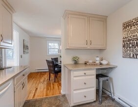 438 Old Bedford Rd in Concord, MA - Foto de edificio - Building Photo