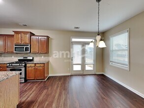 850 Stonehaven Rd SW in Atlanta, GA - Foto de edificio - Building Photo