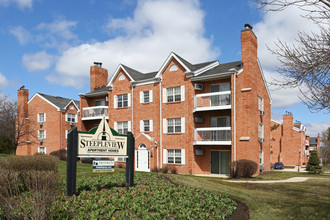 Steepleview Apartments in Itasca, IL - Building Photo - Building Photo