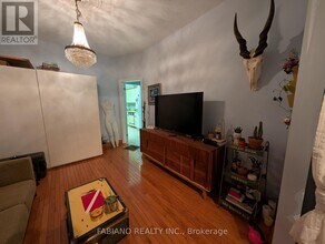 1038 Dovercourt Rd in Toronto, ON - Building Photo - Building Photo