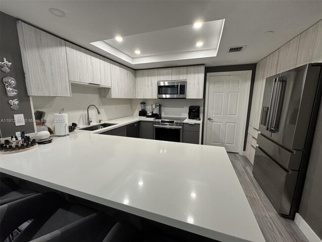 9725 NW 52nd St in Doral, FL - Building Photo - Building Photo