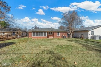 3232 McGregor St in Bossier City, LA - Foto de edificio - Building Photo