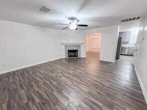 319 Grand Isle Ln in Dickinson, TX - Building Photo - Building Photo