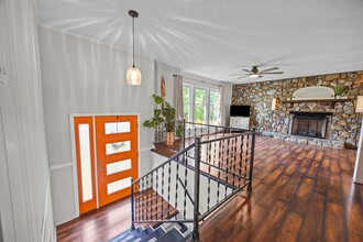 917 W Chapel Rd in Asheville, NC - Building Photo - Building Photo