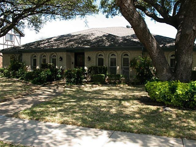 property at 2721 Knollwood Ct