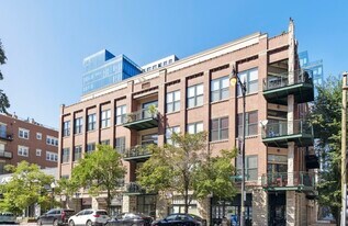 936 W Madison St in Chicago, IL - Building Photo