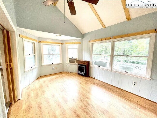 252 Trillium Rd in Newland, NC - Building Photo - Building Photo