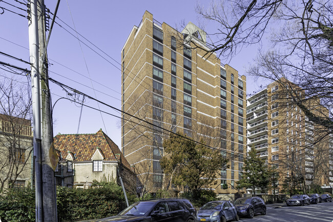 La Rive in Bronx, NY - Building Photo - Building Photo