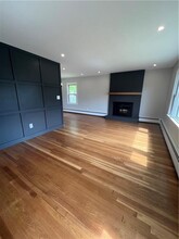 143 Greenmeadow Cir in North Kingstown, RI - Building Photo - Building Photo