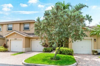 6427 Park Lake Cir in Boynton Beach, FL - Foto de edificio - Building Photo