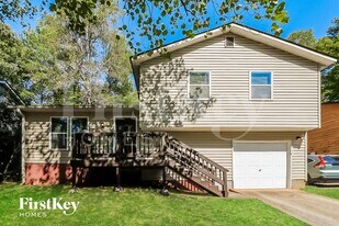 680 Springhollow Ln SW in Marietta, GA - Building Photo