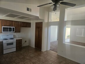 15108 Laurelwood Pl in Victorville, CA - Building Photo - Building Photo
