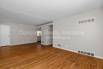 10721 Spring Garden Dr in St. Louis, MO - Foto de edificio - Building Photo
