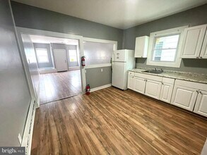 424 York St in Burlington, NJ - Building Photo - Building Photo