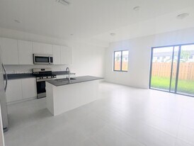 18984 SW 344th Ter in Florida City, FL - Building Photo